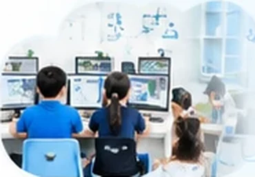 Học sinh ADCode thực hành tại phòng máy
